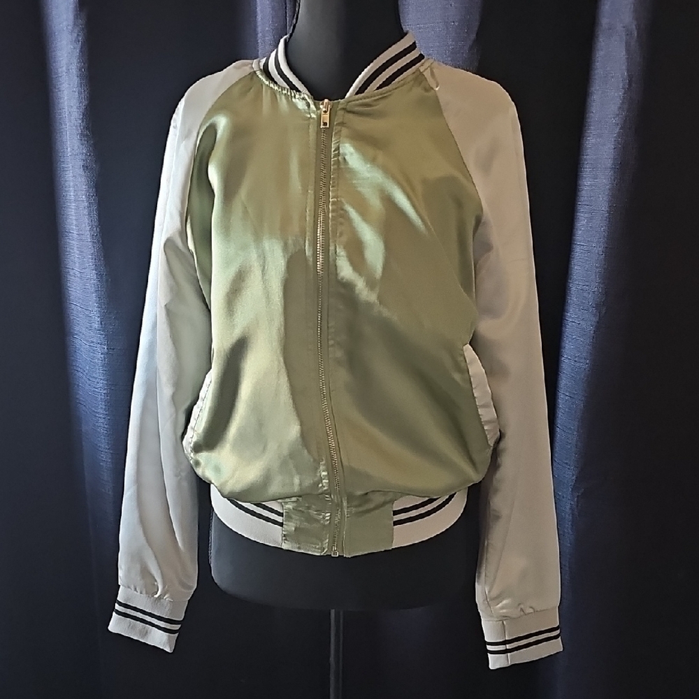 Green and White Bomber Jacket with Ribbed Cuffs - Picture 4 of 7